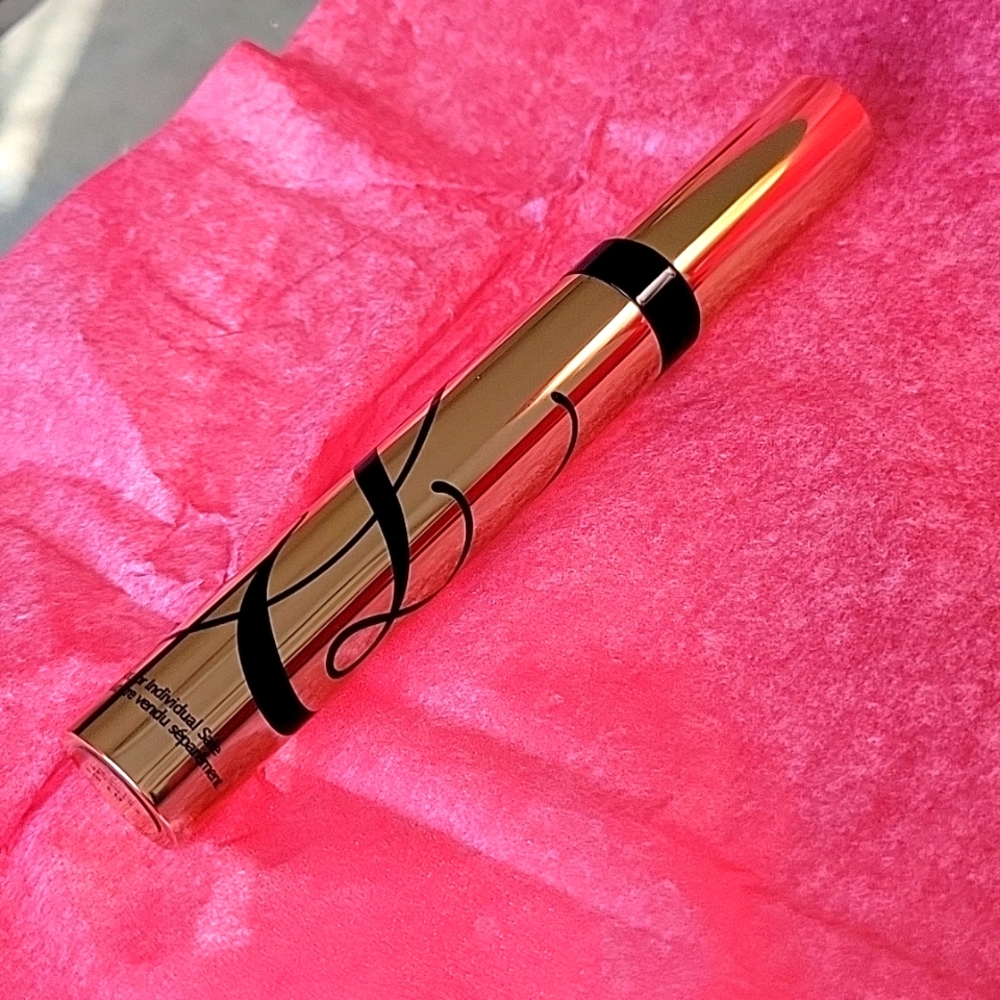 Estee Lauder Sumptuous Extreme Mascara extreme black new nwot